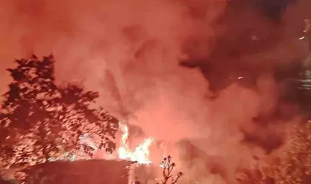 Sultanbeyli'de korkutan gecekondu yangını