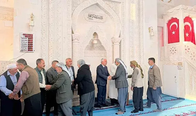 Başkan Karamehmetoğlu vatandaşlarla bayramlaştı