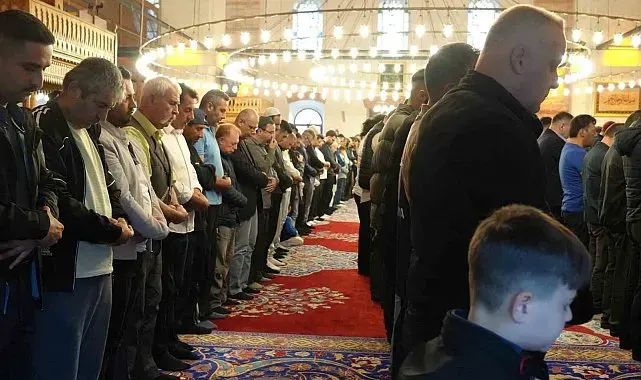 Balıkesir, Zağnospaşa Cami'nde bayramlaştı