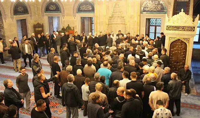 Sultan II. Bayezid Camii'nde bayram namazı kılındı