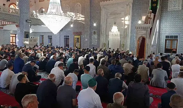 Şanlıurfa'da bayram namazı coşkusu