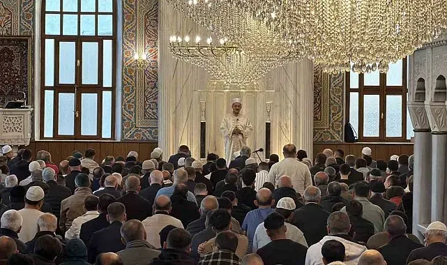 Düzce'de camiler doldu taştı