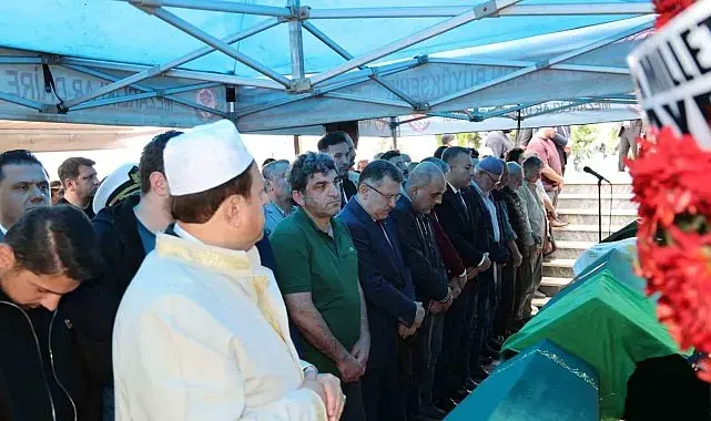 Giresun'daki kazada hayatlarını kaybeden Yıldız ailesi Trabzon'da son yolculuklarına uğurlandı