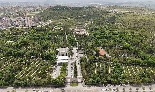 Kayseri'de mezarlıklar bayram ziyaretlerine hazır