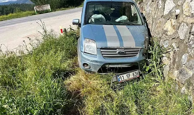 Direksiyon hâkimiyetini kaybeden otomobil sürücüsü istinat duvarına çarptı: 1 yaralı