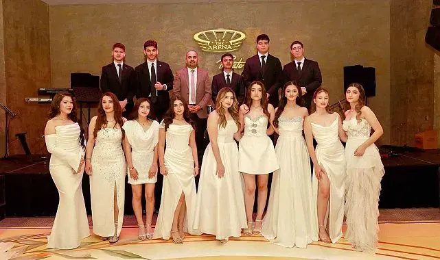 GKV 62. yıl mezunlarını unutulmaz bir baloyla uğurlandı