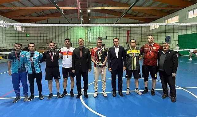 Aydıntepe'de voleybol turnuvası tamamlandı