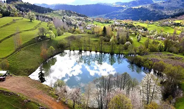 Sakin Şehir Şavşat'ın saklı cenneti Balık Gölü ilkbaharla büyüledi