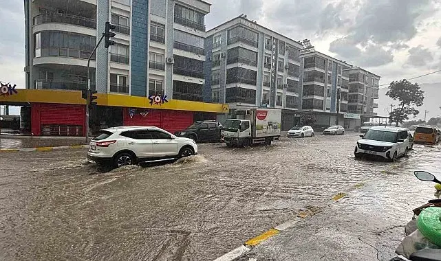 Bozdoğan'da sağanak yağış sonrası ekipler sahada