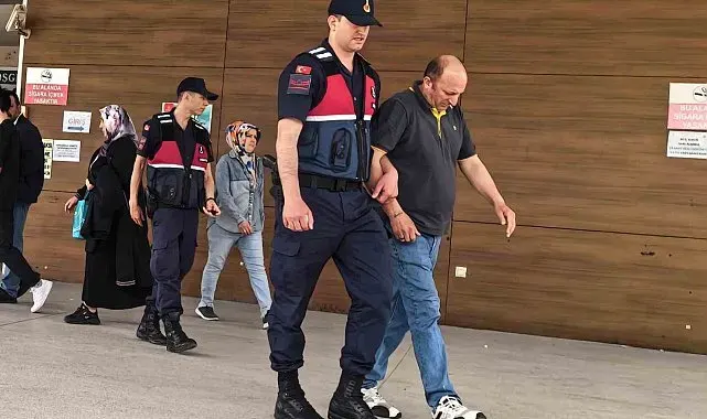 Kredi kartı çalıp harcama yapan şüpheliler yakalandı