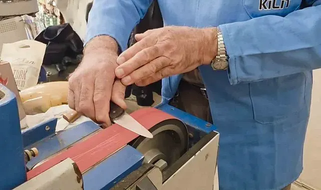Kütahya'da Kurban Bayramı öncesi bıçak bileme mesaisi yoğunlaştı