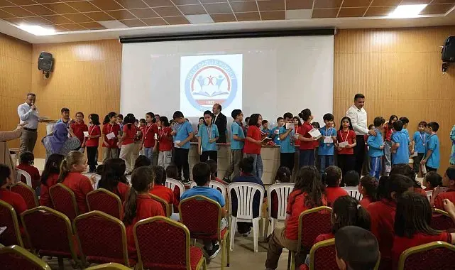 Dijital bağımlılığa karşı kitaplı mücadelede 400 öğrenci yarıştı