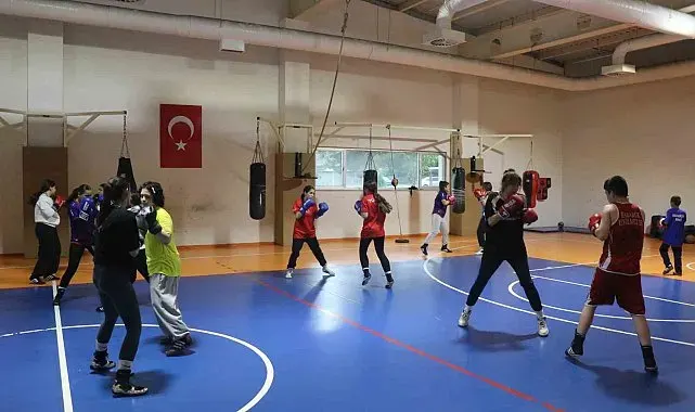 Genç boksörler milli takımı hedefliyor