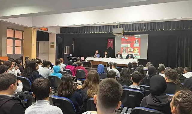 Öğrencilere meslek liselerinin önemi ve girişimcilik anlatıldı
