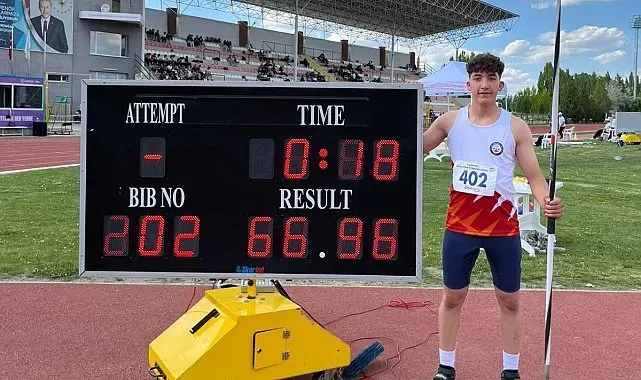 Adil Sani Konukoğlu Spor Lisesi öğrencisi cirit atmada Türkiye şampiyonu oldu