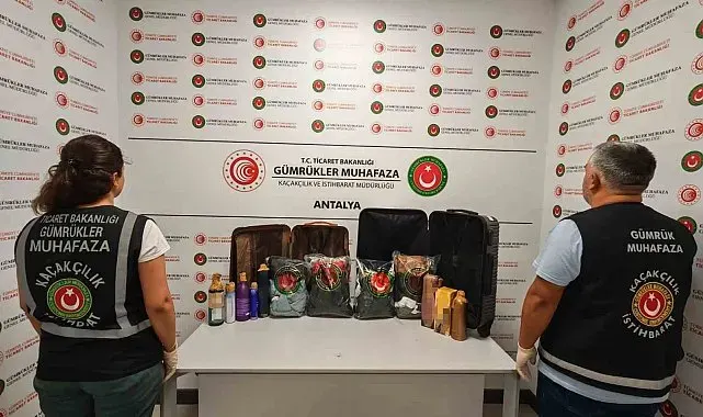 Antalya Havalimanı'nda uyuşturucu operasyonu: 18 kilo 921 gram likit metamfetamin ele geçirildi