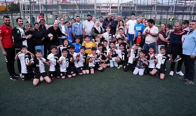 Germencik Belediyespor U11 Takımı namağlup şampiyon oldu