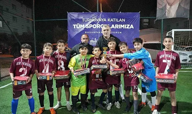 Antakya Belediyesi 2.Futbol Turnuvası rekabetli maçlara sahne oldu