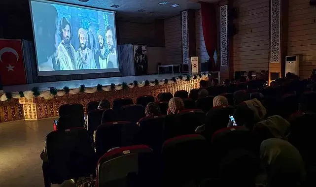 Erzincan Müftülüğünden gençlere manevi sinema etkinliği