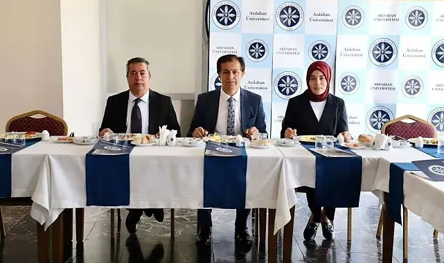 Rektör Emiroğlu Basınla Buluştu