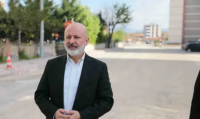 Başkan Çolakbayrakdar: "Seyrani'de yolları, otoparkı ve yeşil alanlarıyla yeni bir yaşam kuruyoruz"