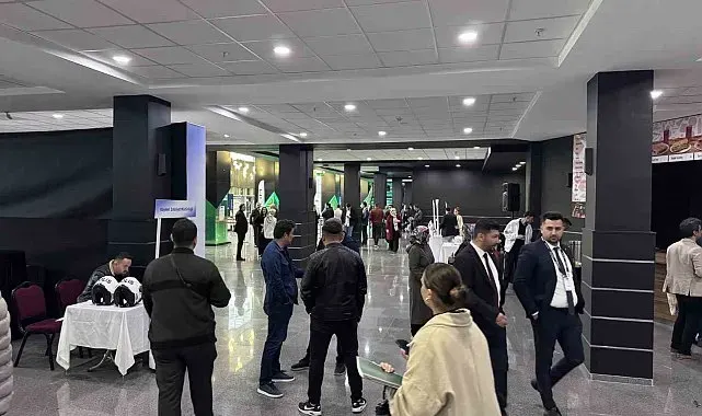 Kayseri'de bin 500 işsiz işverenle buluştu