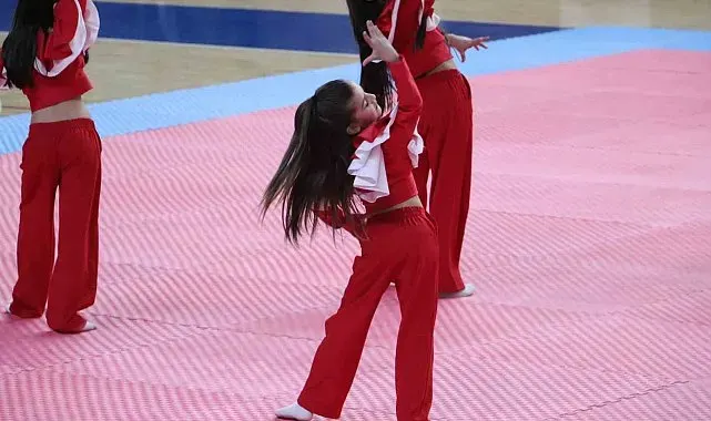 Eskişehir'de Gençlik ve Spor Bayramı coşkuyla kutlandı