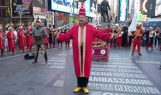 Mehter Takımı New York'un Times Meydanı'nda büyük ilgi gördü