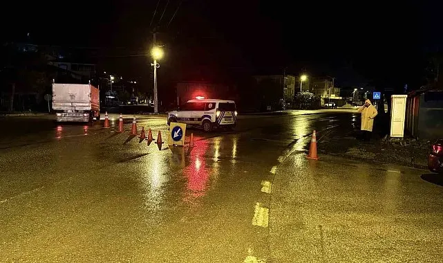 Turhal'da taşkın riskine karşı bazı cadde ve sokaklar araç trafiğine kapatıldı