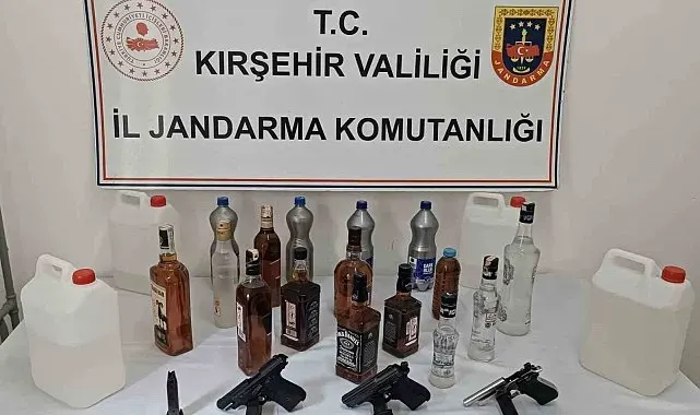 Kırşehir'de kaçak alkol operasyonu: 2 gözaltı