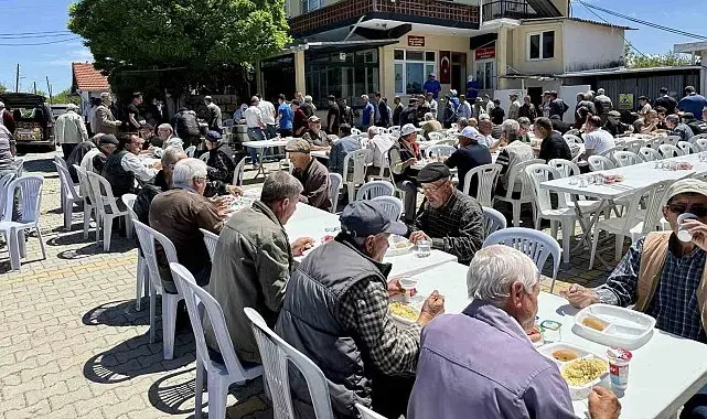 Ahlatlıburun köyünde geleneksel köy hayrı düzenlendi