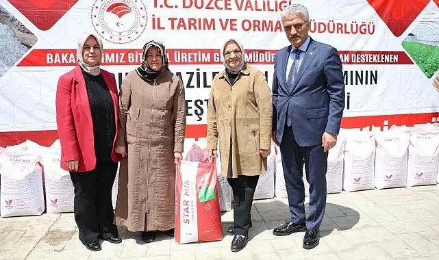 Düzce'de çiftçilere yem bitkisi tohumu dağıtıldı