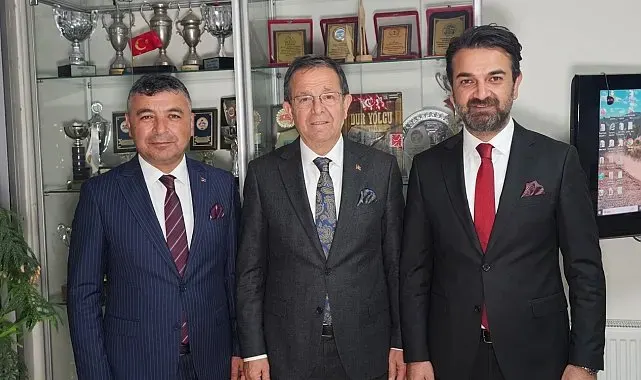 AYOSK'ta bayrak değişimi