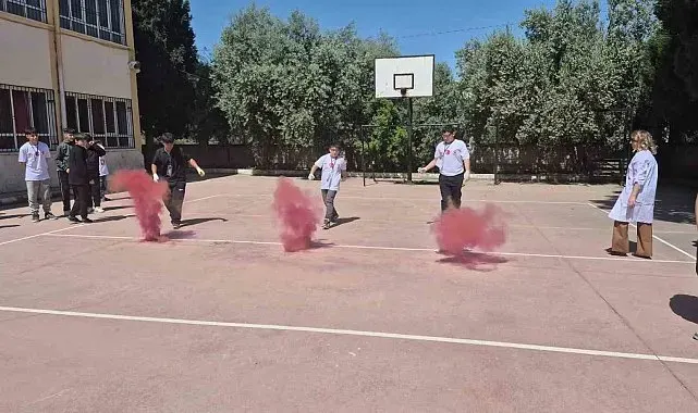 Sarayköylü öğrencilerin bilim fuarı büyük beğeni topladı