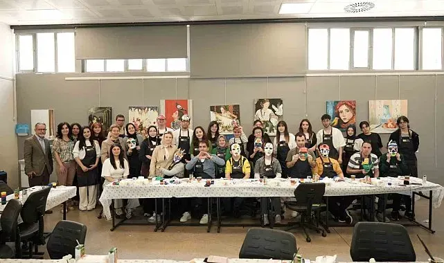Özel bireyler hayal güçlerini maskelere yansıttı