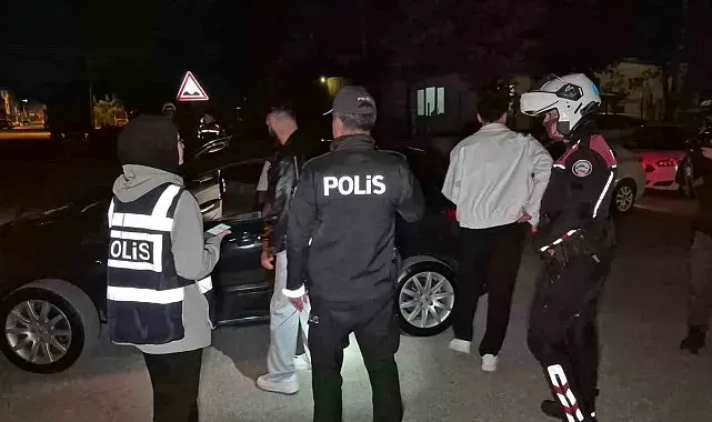 Eskişehir'de asayiş uygulamasında 298 şahıs ve 114 araç sorgulandı