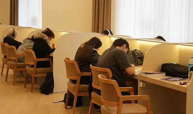 110 öğrenci aynı anda ders çalışıyor