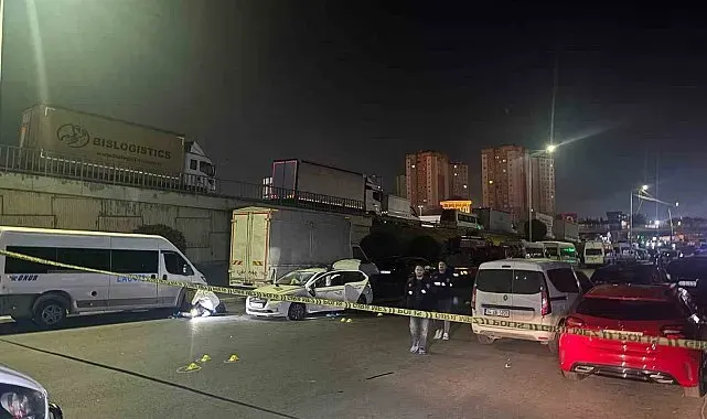 Küçükçekmece'de bir otomobil dur ihtarına uymadı: 1 polis yaralandı