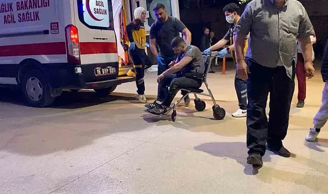 İnegöl'de direksiyon başında fenalaşan sürücü zincirleme kazaya neden oldu