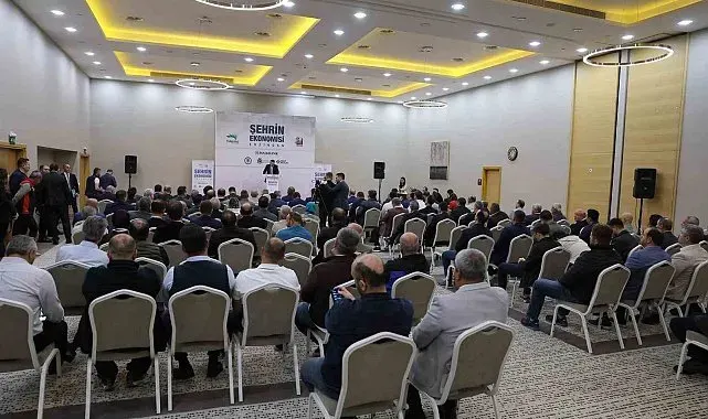 "Şehrin Ekonomisi Erzincan" paneli düzenlendi