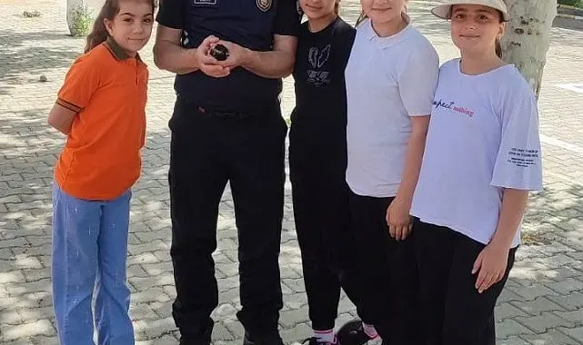 Saksağan yavrusu itfaiye ekiplerince yuvasına kavuşturuldu