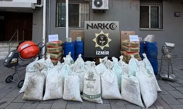 İzmir'de zehir tacirlerine dev darbe: 11 milyondan fazla uyuşturucu hap ele geçirildi