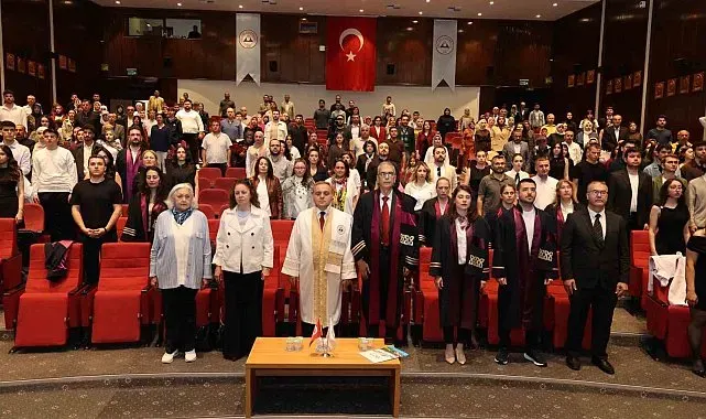 ERÜ Eczacılık Fakültesi'nde 'Önlük Giyme Töreni' düzenlendi