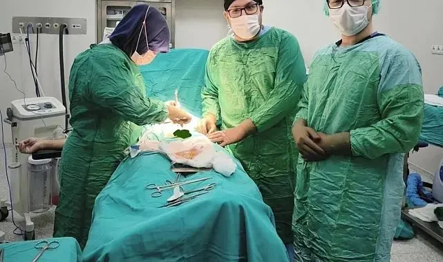 Bayburt'ta iki hastanın mesanesinden 27 taş çıkarıldı