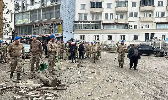Havza'daki selde ekipler seferber oldu: Bin 63 personel sahada
