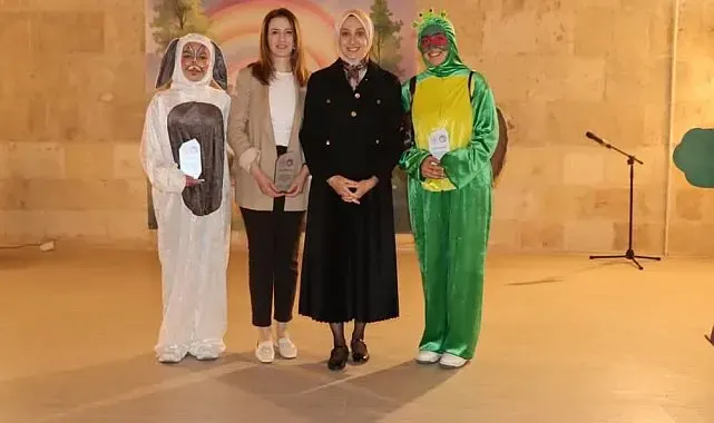 Tercan'da öğrencilerden çocuk şenliği etkinliği