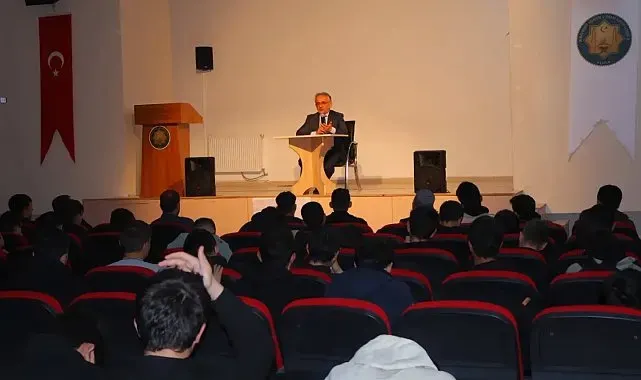 Bayburt'ta öğrencilere mahremiyet ve estetik bilinci anlatıldı