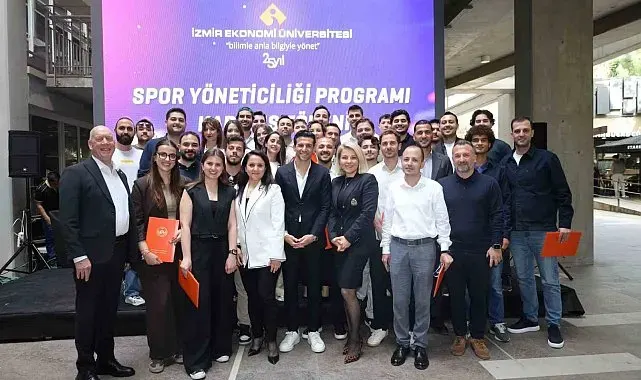 İEÜ Spor Yöneticiliği Programı ilk mezunlarını verdi