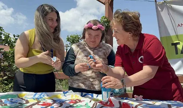 'Özel' etkinlikte 7'den 70'e 3 kuşak öğrenciler bir araya geldi