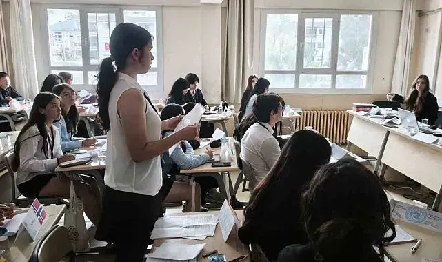 Nazilli Anadolu Lisesi'nden öğrencilerine uluslararası deneyim